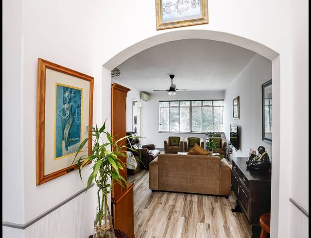 1.5 BEDROOM APARTMENT FOR SALE IN MORNINGSIDE